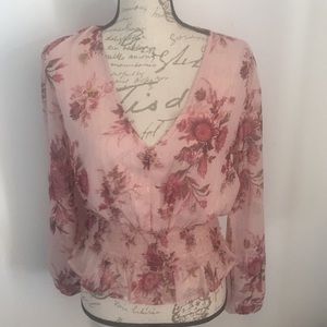 🦋 VENUS NWOT SMOCKED FLORAL PRINT BLOUSE M